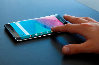 Beda Lengkungan Layar Samsung Galaxy S Edge dan Note Edge
