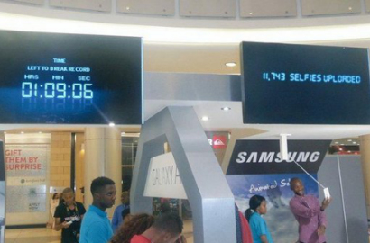 Samsung Galaxy A Series Ukir Prestasi Selfie Terbanyak Dunia