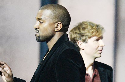 Kanye West Nyaris Bikin Rusuh Saat Beck Kalahkan Beyonce di Grammy 2015