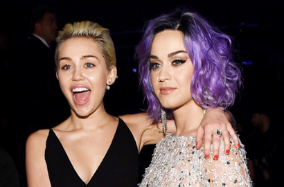 Miley Cyrus Sentuh Dada Katy Perry di Grammy 2015