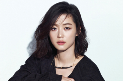 Jun Ji Hyun Aktris Korea Pertama yang Jadi Model Gucci