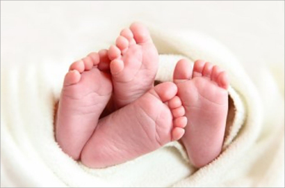 Ajaib, Bayi Baru Lahir di Hong Kong Hamil Kembarannya Sendiri