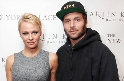 Pamela Anderson Gugat Cerai Rick Salomon untuk Ketiga Kalinya