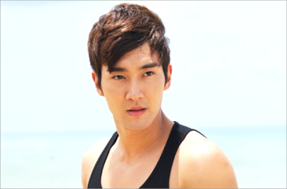 Bintangi Serial 'Fall in Love with You Again', Siwon Tampil Topless