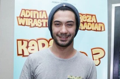 Rayakan Valentine, Reza Rahadian Nonton 'Kapan Kawin?' Bareng Fans
