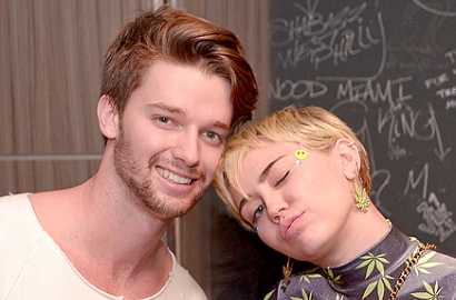 Valentinan Bareng Miley Cyrus, Patrick Schwarzenegger Jadi Pria Paling Beruntung?