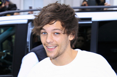 Bukan Gay, Louis Tomlinson Kencan Bersama Ceweknya ke Pantai