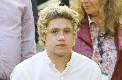 Niall Horan 'One Direction' Ketahuan Cium Gadis Australia
