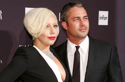 Giliran Taylor Kinney Unggah Foto Tunangan dengan Lady GaGa