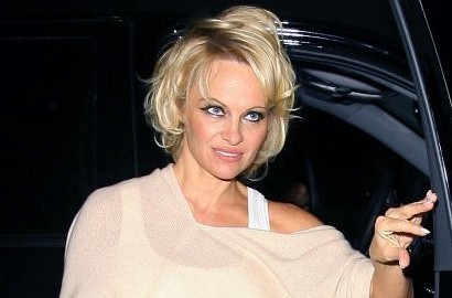 Pamela Anderson Usir Suami dan Anak dari Rumah