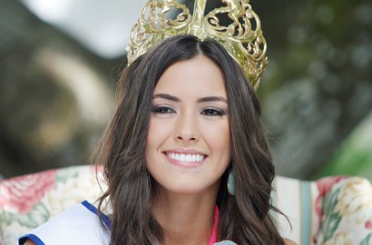 Miss Universe 2014 Pamer Busana Saksikan Final Puteri Indonesia 2015