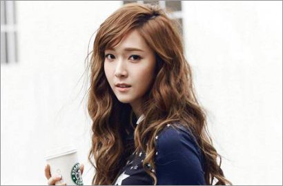 Ketahuan di Studio Rekaman, Jessica Eks SNSD Siap Debut Solo?