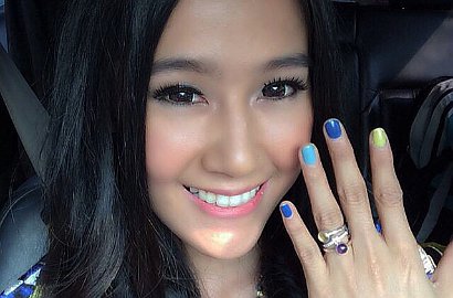 Ardina Rasti Sibuk Kembangkan Bisnis Batu Akik