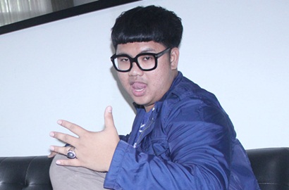 Ricky Cuaca Diberi Batu Akik Oleh Sang Ayah