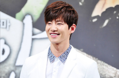 Song Jae Rim: 'WGM' Itu Tak Nyata Tapi Tidak Palsu