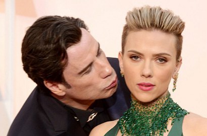 John Travolta 'Nyosor' di Oscar 2015 Jadi Meme Kocak