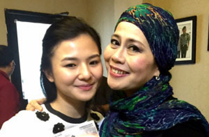 Dewi Yull Beri Masukan Film 'Sebuah Lagu untuk Tuhan'