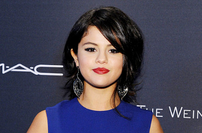 Selena Gomez Unggah Foto Potongan MV, Umumkan Dia Milik Zedd?