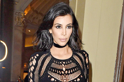 Gagal Selfie di Atas Panggung, Kim Kardashian Malu