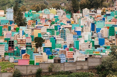 Bagai Pelangi, Kuburan di Guatemala Penuh Warna-Warni
