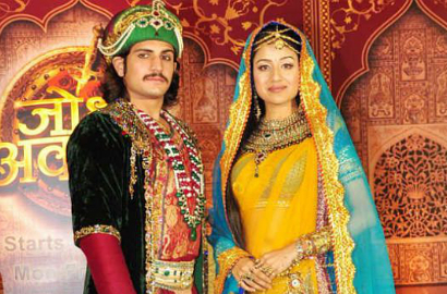 Pemeran Utama 'Jodha Akbar' Absen di Festival Warna TV India