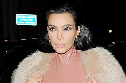 Kim Kardashian Rayakan 27 Juta Follower dengan Selfie Pamer Pantat