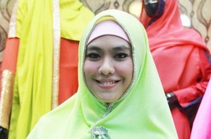 Oki Setiana Dewi Didik Anak Pakai Hijab Sejak Bayi