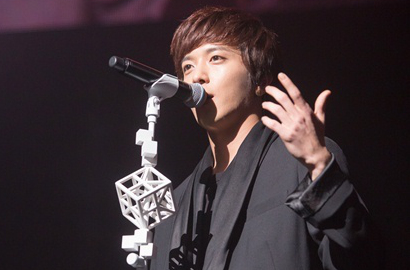Yong Hwa CN Blue Sukses Gelar Konser Solo Perdananya