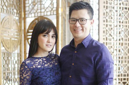 Shandy Aulia Tak Sengaja Pamer Paha Saat Cium Suami