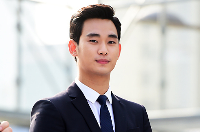 Tak Hanya Yoona, Kim Soo Hyun Juga Terima Penghargaan Taat Pajak
