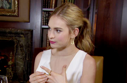 Lily James Ingin Pacar Lingkari Jari Manisnya dengan Sandal Jepit?