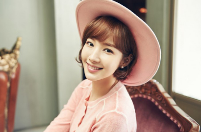 Park Min Young Pamer Hadiah Ultah Ke-30 dari Fans