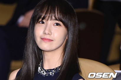 Hadiri Acara Pajak, Kaki Sehat Yoona SNSD Dipuji Netter