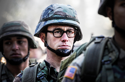 Joseph Gordon-Levitt Tampil Sebagai Tentara di Foto Pertama 'Snowden'