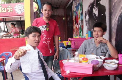 Langgar Peraturan Lalu Lintas di Thailand Malah Dapat Mie Gratis