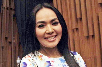 Sering Manggung Bareng, Dewi Gita Pengen Bikin Girlband Berkebaya