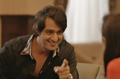 Saurabh Raj Jain Fasih Bahasa Indonesia di Trailer 'Check in Bangkok'