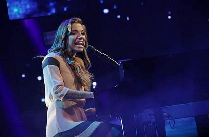 Christina Perri Pukau Penonton 'Mega Konser Dunia'