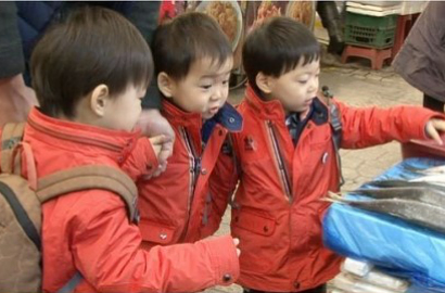 Song Il Gook Ajak Triplet ke Pasar Tradisional di 'Superman is Back'