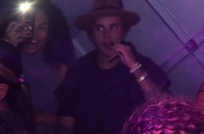 Justin Bieber Terus-Terusan Pesta Alkohol Bersama Wanita