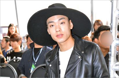 Iron 'Show Me The Money' Akan Debut Solo Maret Ini