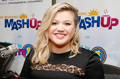 Kelly Clarkson Sebut Album Baru Adele Bernuansa Country