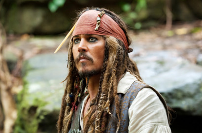 Johnny Depp Cedera Tangan Saat Syuting 'Pirates of the Caribbean 5'