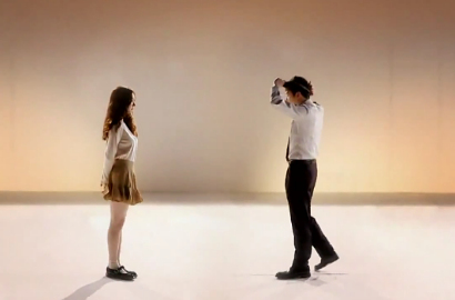 Shin Se Kyung Mulai Suka Yoochun di Teaser Video 'Girl Who See Smells'