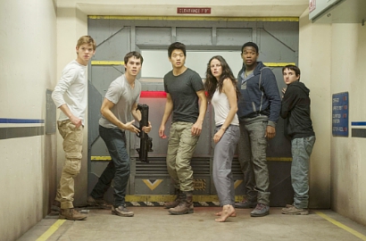 Ngerinya Dylan O'Brien Digantung Terbalik di 'Maze Runner: The Scorch Trials'