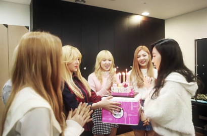 Intip Serunya Red Velvet Beri Kejutan Ultah ke Tae Yeon SNSD