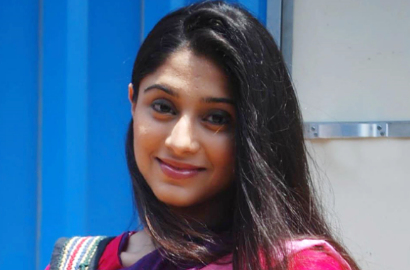 Soumya Nari Bali di Penampilan Terakhirnya untuk 'Bolly Star Vaganza'