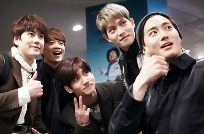 Kyuhyun Suju dan Jong Hyun CN Blue Jadi Pengamen di 'Fluttering India'