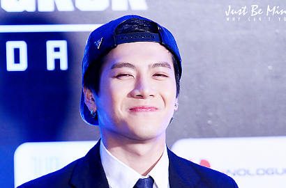 Jackson GOT7 Tuai Kritikan Unggah Foto Wajah Jadi Hitam