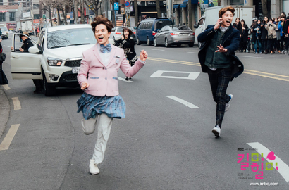 Jadi Cewek di 'Kill Me Heal Me', Ji Sung Bikin Lee Bo Young Menangis